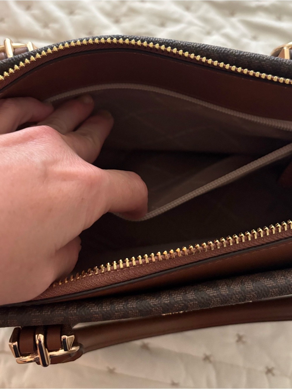 Michael Kors Marilyn Bag - Picture 9 of 10